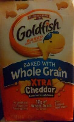 Xtra Cheddar Baked With Whole Grain Snack Crackers