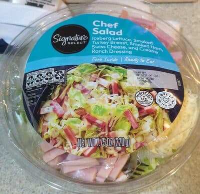 Chef Iceberg Lettuce, Smoked Turkey and Ham, Swiss Cheese, and Creamy Ranch Dressing Salad Cafe Bowl