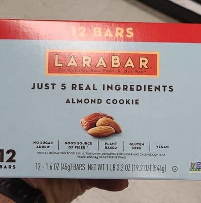 Almond cookie