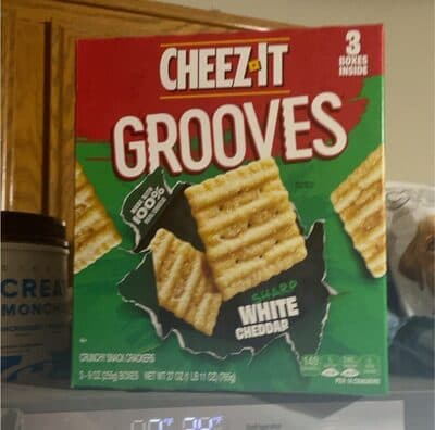 Sharp White Cheddar Crunchy Snack Crackers