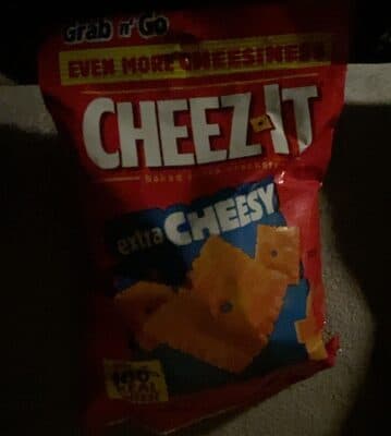 Extra Cheesy Baked Snack Crackers
