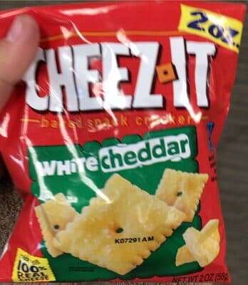 White Cheddar Baked Snack Crackers
