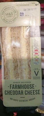 Farmhouse cheddar cheese sandwich