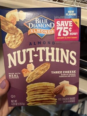 Three Cheese Almond Nut Thins