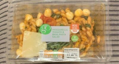 Mozzarella, Tomato & Basil Pasta Salad