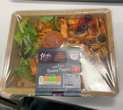 Spicy chiken & puttanesca pasta salad