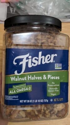 Walnut halves and pieces