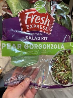 Pear Gorgonzola Salad & Toppings Kit