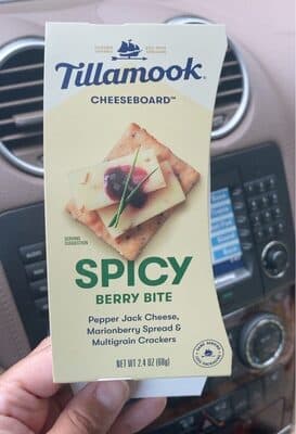 Spicy Berry Pepper Jack Cheese, Marionberry Spread & Multigrain Crackers Bite