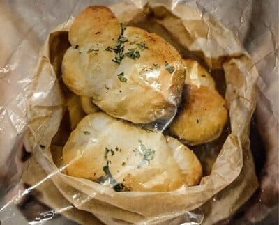 Knots Hand-Tied Savory Garlic