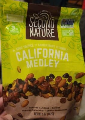 Almonds, Raisins, Pistachios, Dried Cranberries California Medley