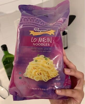 Lo mein noodles