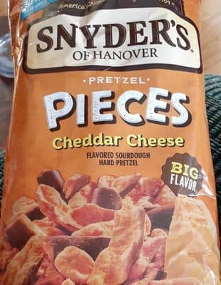 Pretzel Pieces Cheddar Cheese