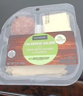 Calabrese Salami with Sharp White Cheddar and Crackers