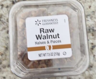 Raw Walnut Halves and Pieces