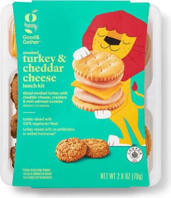 Smoked Turkey & Cheddar Cheese Sliced Lunch Kit, Crackers & Mini Oatmeal Cookies