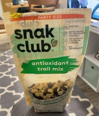 Antioxidant Peanuts, Raisins, Cranberries, Pumpkin Seeds, Cherries, Blueberries & Almonds Trail Mix