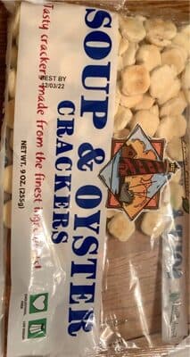 Soup and oyster crackers
