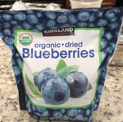 Whole dried blueberries
