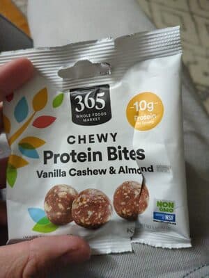 Vanilla Cashew & Almond Flavored Chewy Protein Bites
