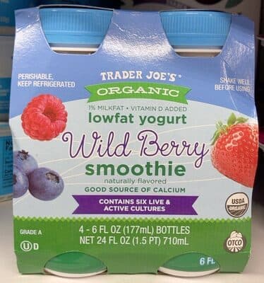 Lowfat yogurt wildberry smoothie