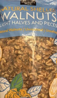 Natural Shelled Walnuts Light Halves and Pieces