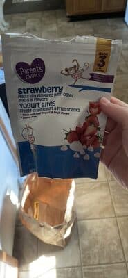 strawberry yogurt bites freeze-dried yogurt & fruit snacks
