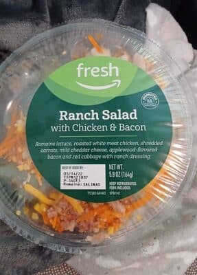 Ranch salad with chicken and bacon