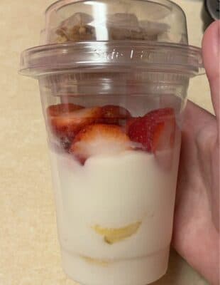 Strawberry/banana yogurt parfait