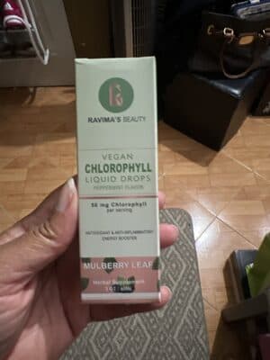 Vegan chlorophyll liquid drops