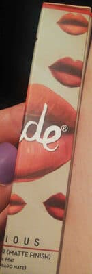 Liquid lip color matte