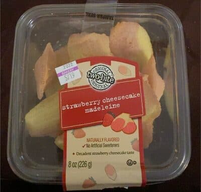Strawberry cheesecake Madaleine