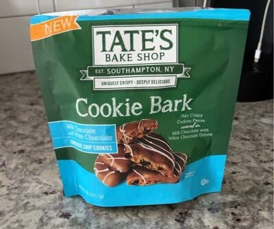Cookie bark milk, chocolate with white chocolate