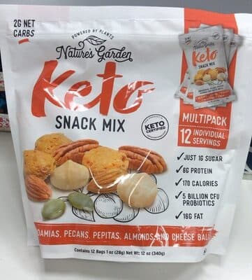 Keto snack mix