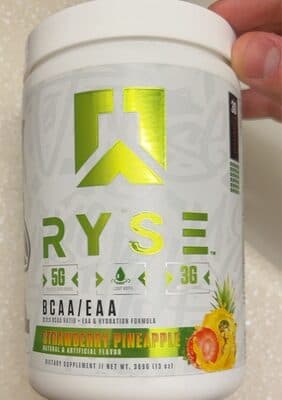 Ryse BCAA/EAA supplement Strawberry Pineapple