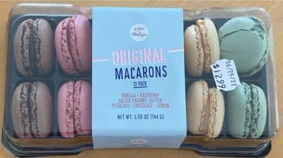 Vanilla - Raspberry Salted Caramel Butter Pistachio - Chocolate - Lemon Original Macarons