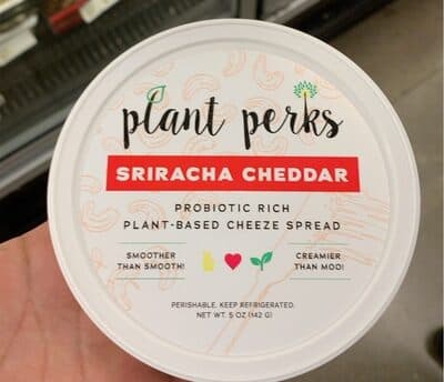 Sriracha Cheddar Plant-Based Cheeze Spread