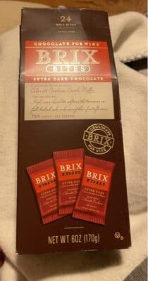 Bites chocolate for wine