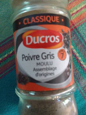 Poivre gris moulu