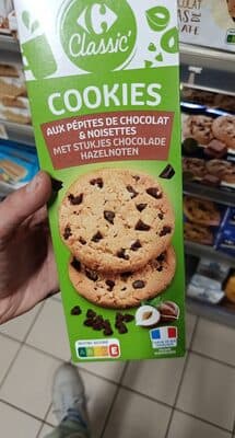 Cookies With Chocolate Chips & Hazelnuts