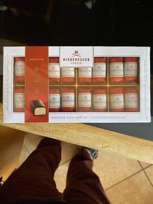 Coffret De Ptes D'amandes Au Chocolat