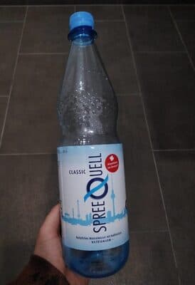 Mineralwasser mit Kohlensure