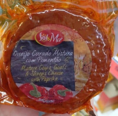 Queijo curado mistura con pimentao