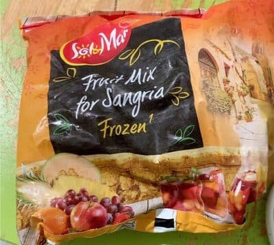 Frozen fruit mix for sangria