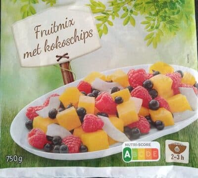 Fruit mix with coconut flakes