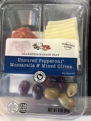Uncured Pepperoni Mozzarella & Mixed Olives