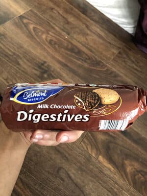 Milk chocolate digestives