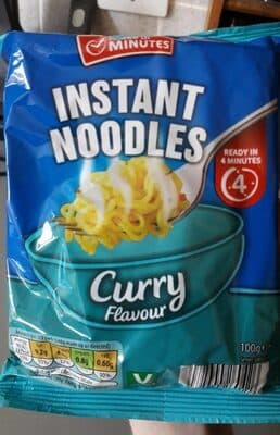 Instant noodles curry flavour