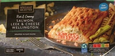 Salmon leek&cheese wellington