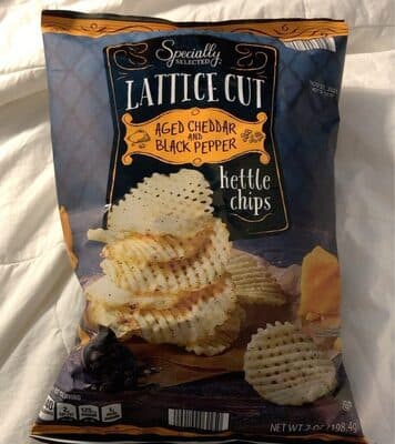 Lattice Cut Aged Cheddar and Black Pepper